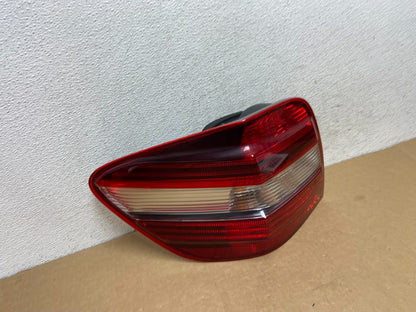 2009 to 2011 Mercedes ML350 ML-Class Left Driver Side LH Tail Light AF9524 DW2