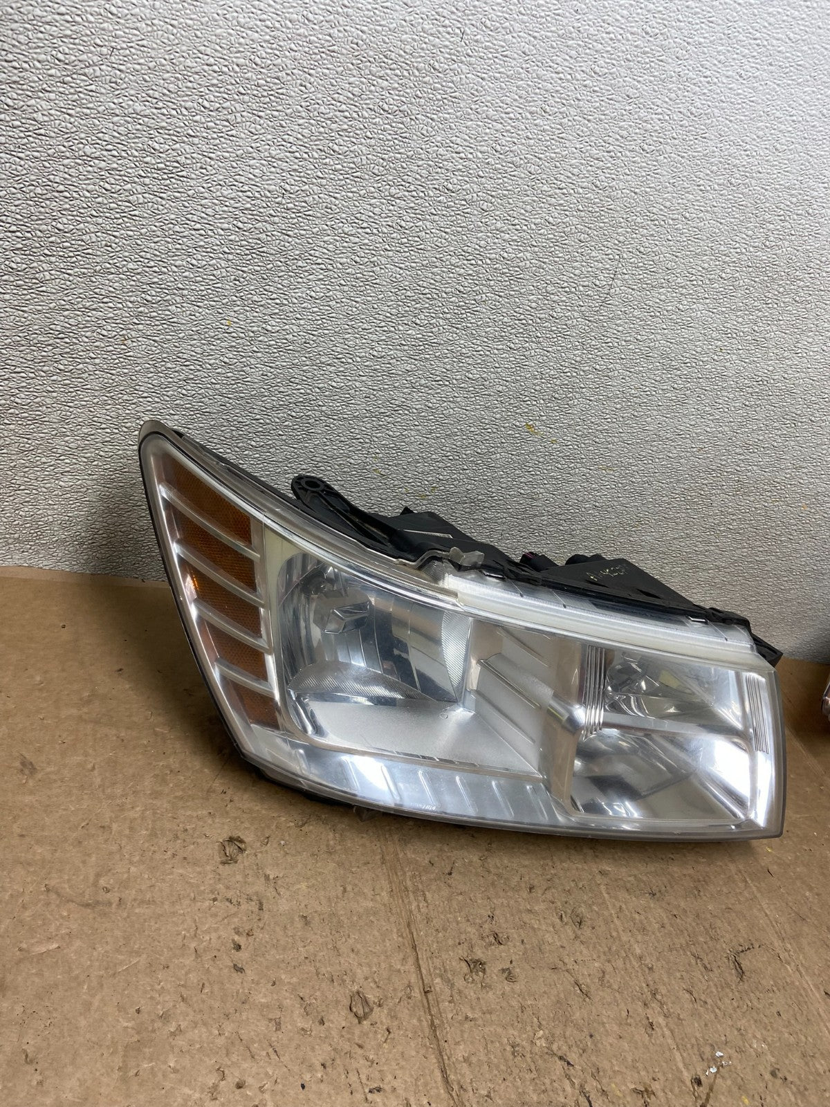 2009 to 2017 Dodge Journey Headlight Right Passenger Rh Halogen Oem AA4227 DW2