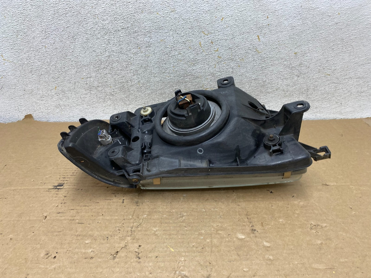 1999 to 2002 Toyota 4Runner Halogen Right Passenger RH Headlight AH8150 DW3