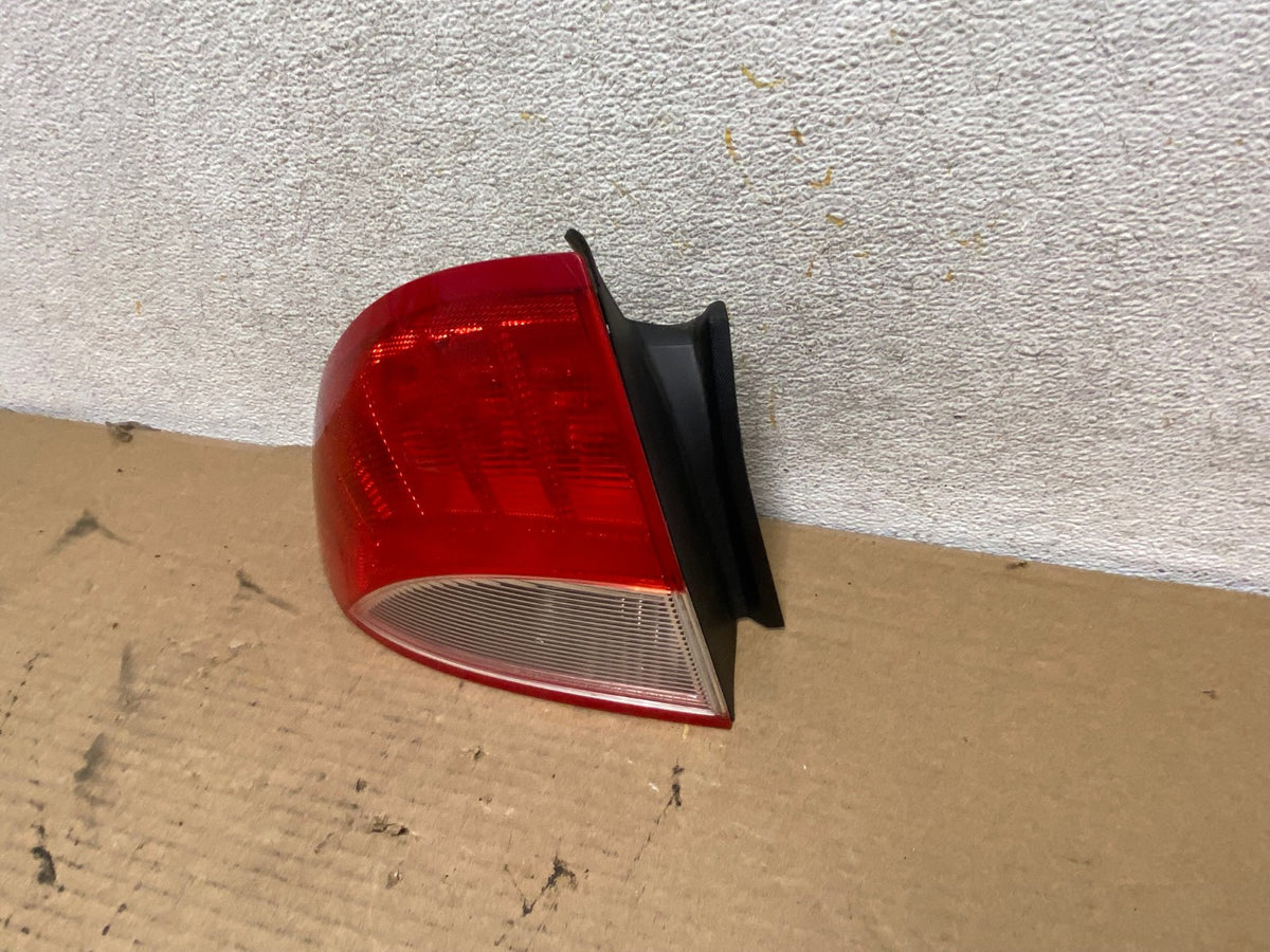 2010-211 Mercury Milan Left Driver LH Side Tail Light AH4219 LK2