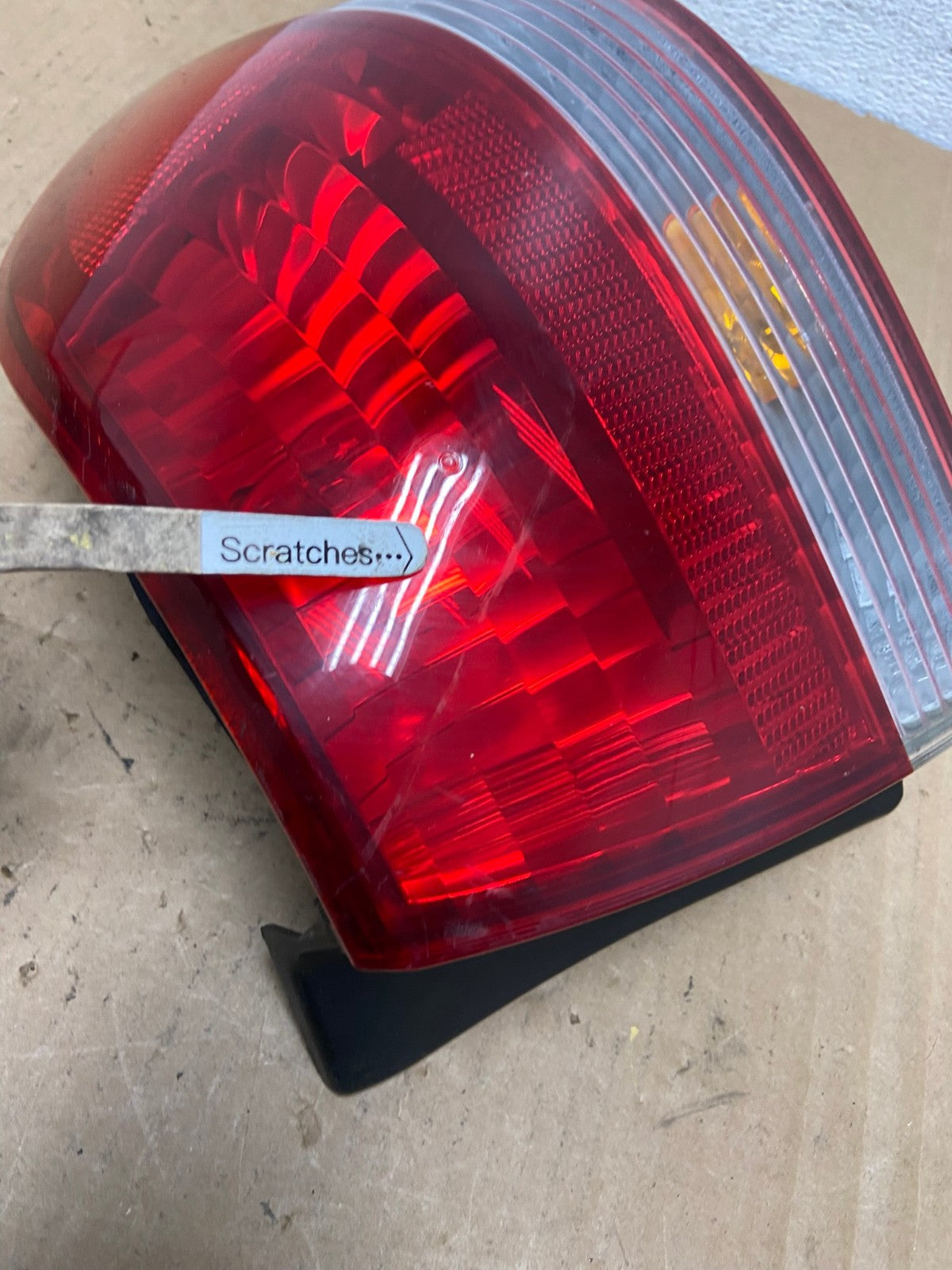 2001 to 2002 Honda Accord Sedan 4door Right Passenger Tail Light AD3111 LK3
