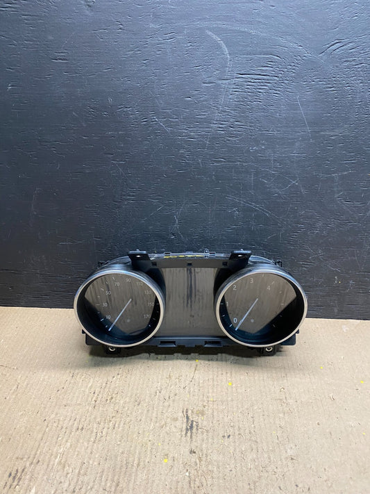 2017 to 2019 Jaguar F-Pace Dash Speedometer Gauge Cluster F0885 DG10