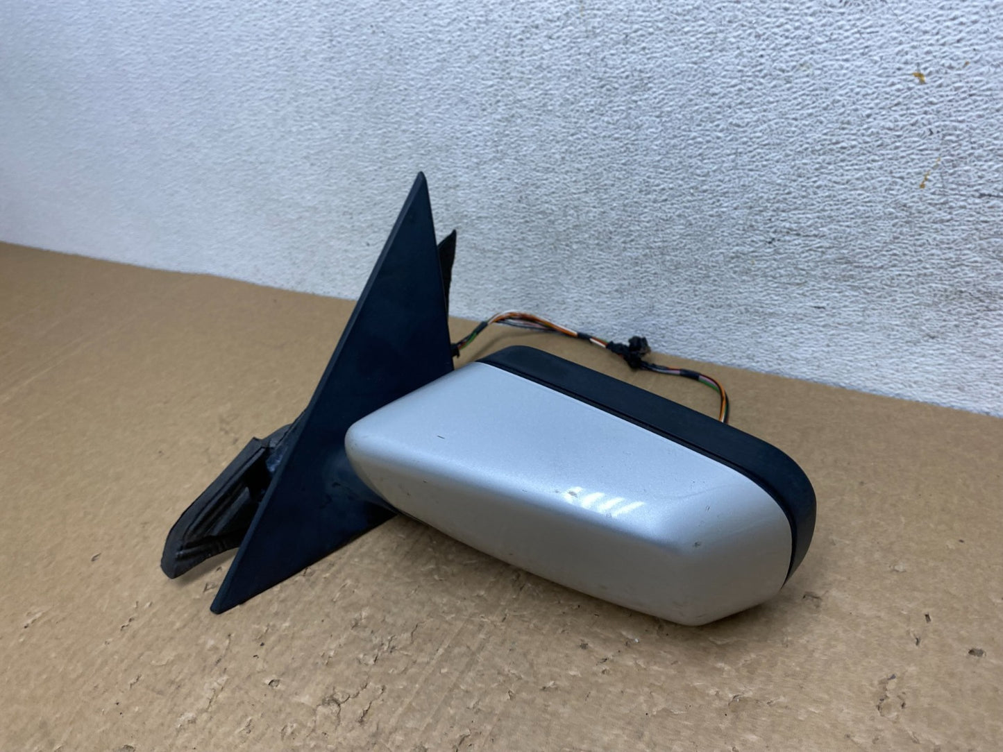 2001 to 2006 BMW 325i Left Driver LH Side View Door Mirror AF7990 DW1