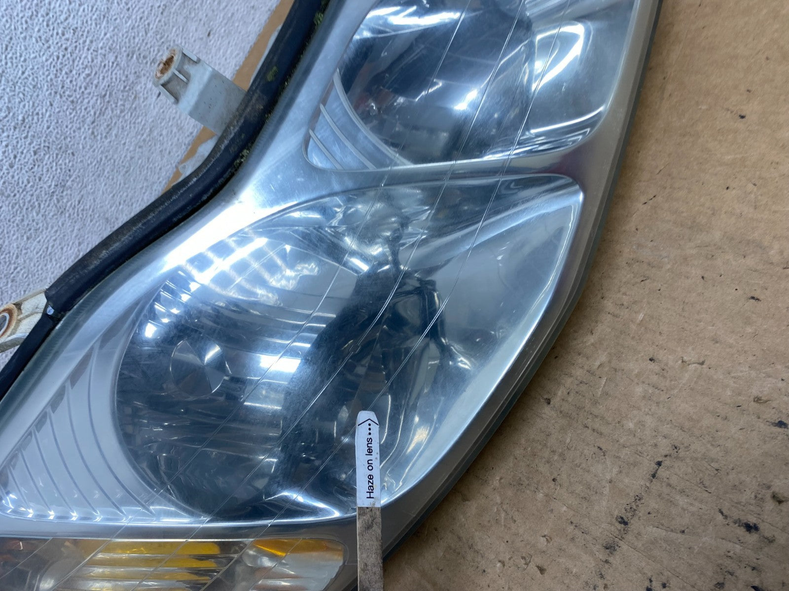 2000-2004 Toyota Avalon Halogen Headlight Right Passenger RH AD4701 DW4