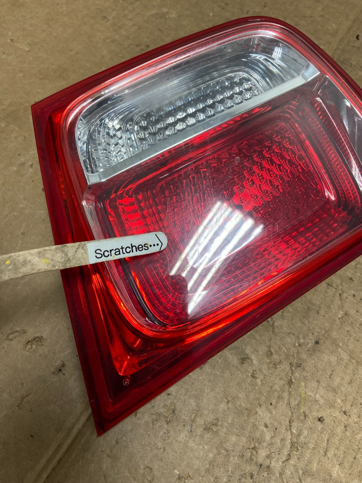 2013-2016 Chevrolet Malibu Right Passenger Rh Inner Tail Light Oem AA27343