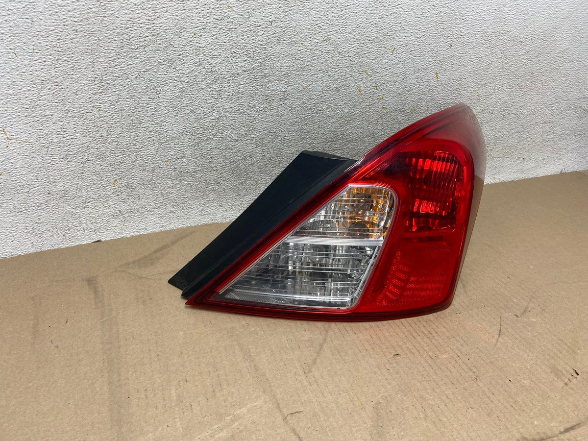 2012-2019 Nissan Versa Sedan Right Side Passenger Rh Tail Light AH6685 LK1
