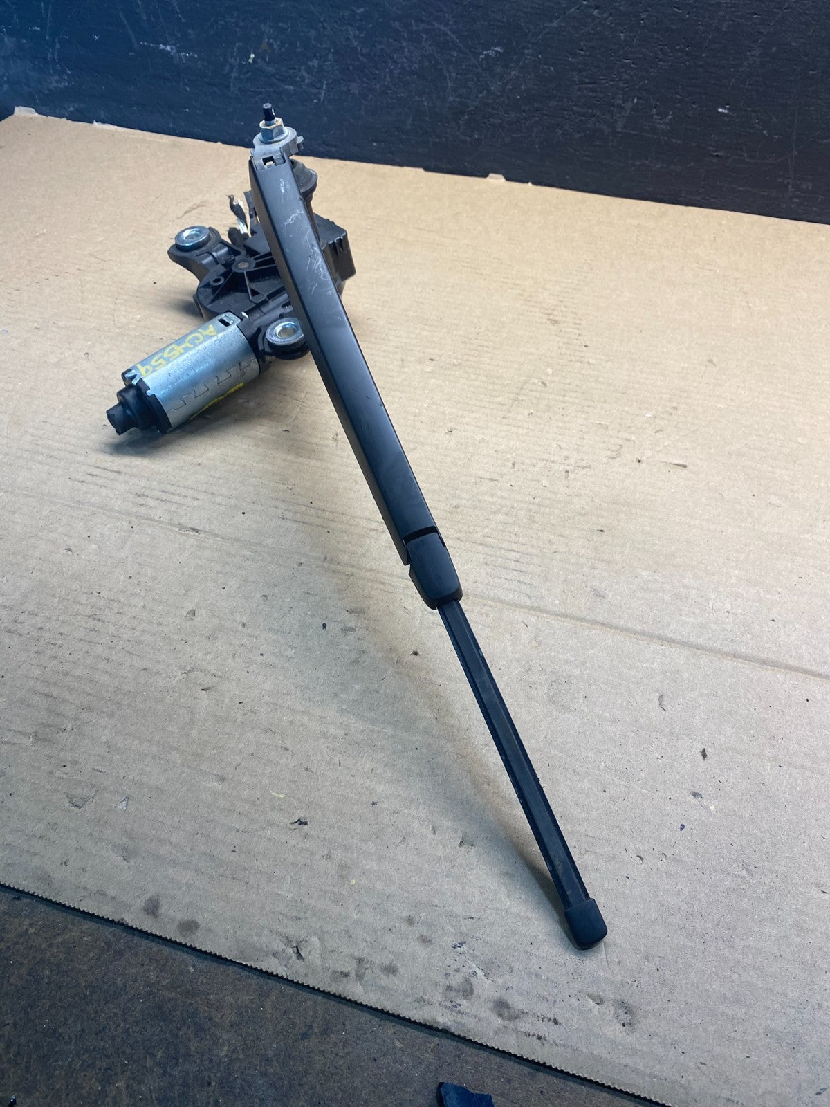 2011 to 2016 Volkswagen Tiguan Rear Window Wiper Motor ac4559 DG2