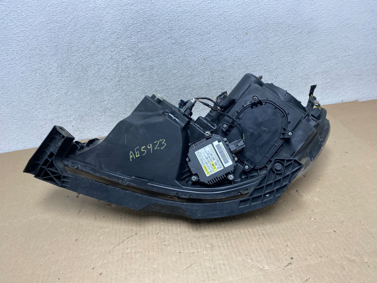 2005 to 2008 Acura RL Right Passenger Rh Side XENON HID Headlight AG5923 DW7