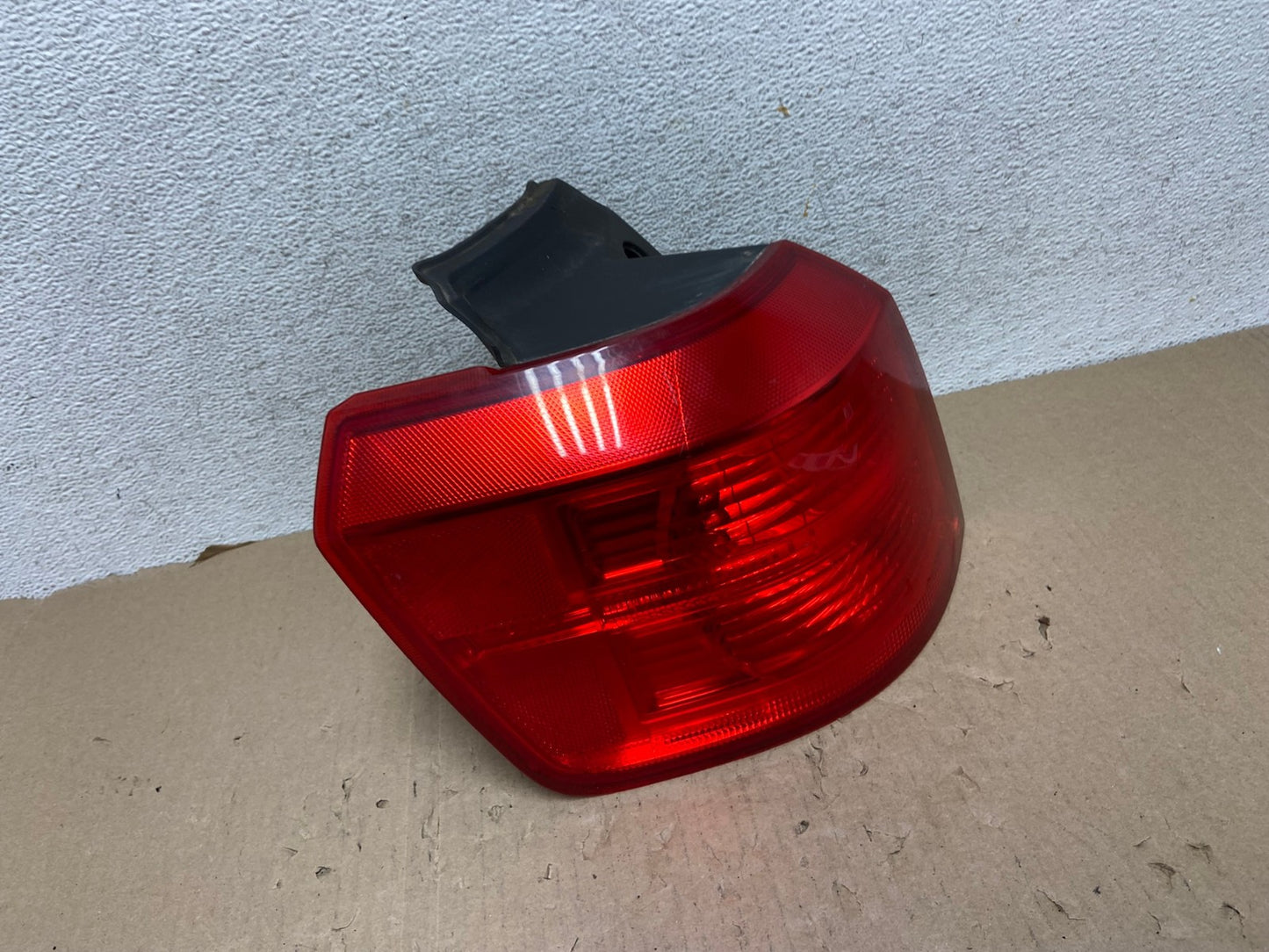 2010 to 2017 GMC Terrain Halogen Tail Light Left Driver Lh Side AG6935 LK2