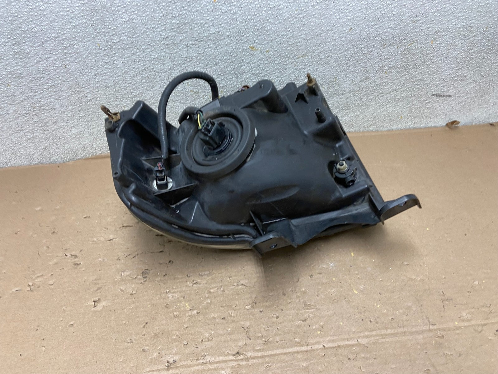 2007 to 2014 Ford Expedition Right Passenger RH side Headlight Halogen AB0839 DW5