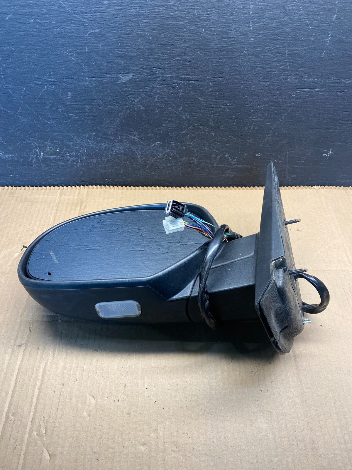 2010-2013 Chevrolet Tahoe Silverado Suburban Left Door Mirror AC7862 DG8