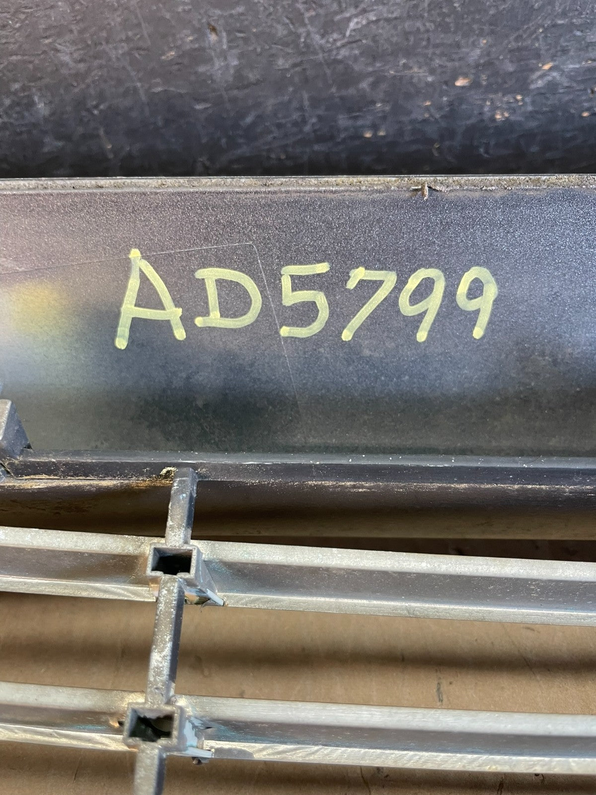 2002 2003 2004 2005 Dodge Ram 1500  Upper Front Grill Grille AD5799 DG7