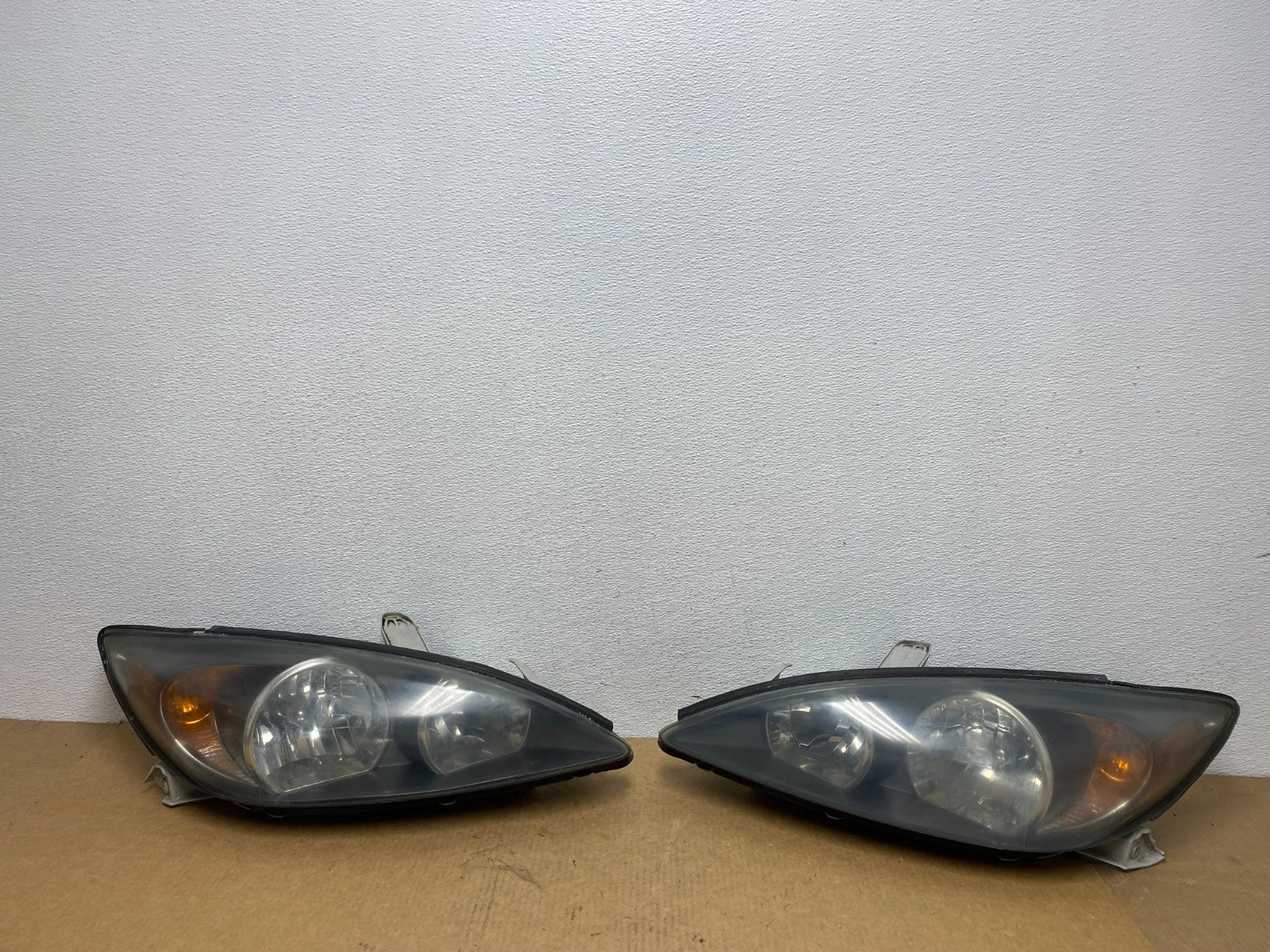 2002 2003 2004 Toyota Camry Left+Right Set Side Halogen Headlights AC1793 DW0