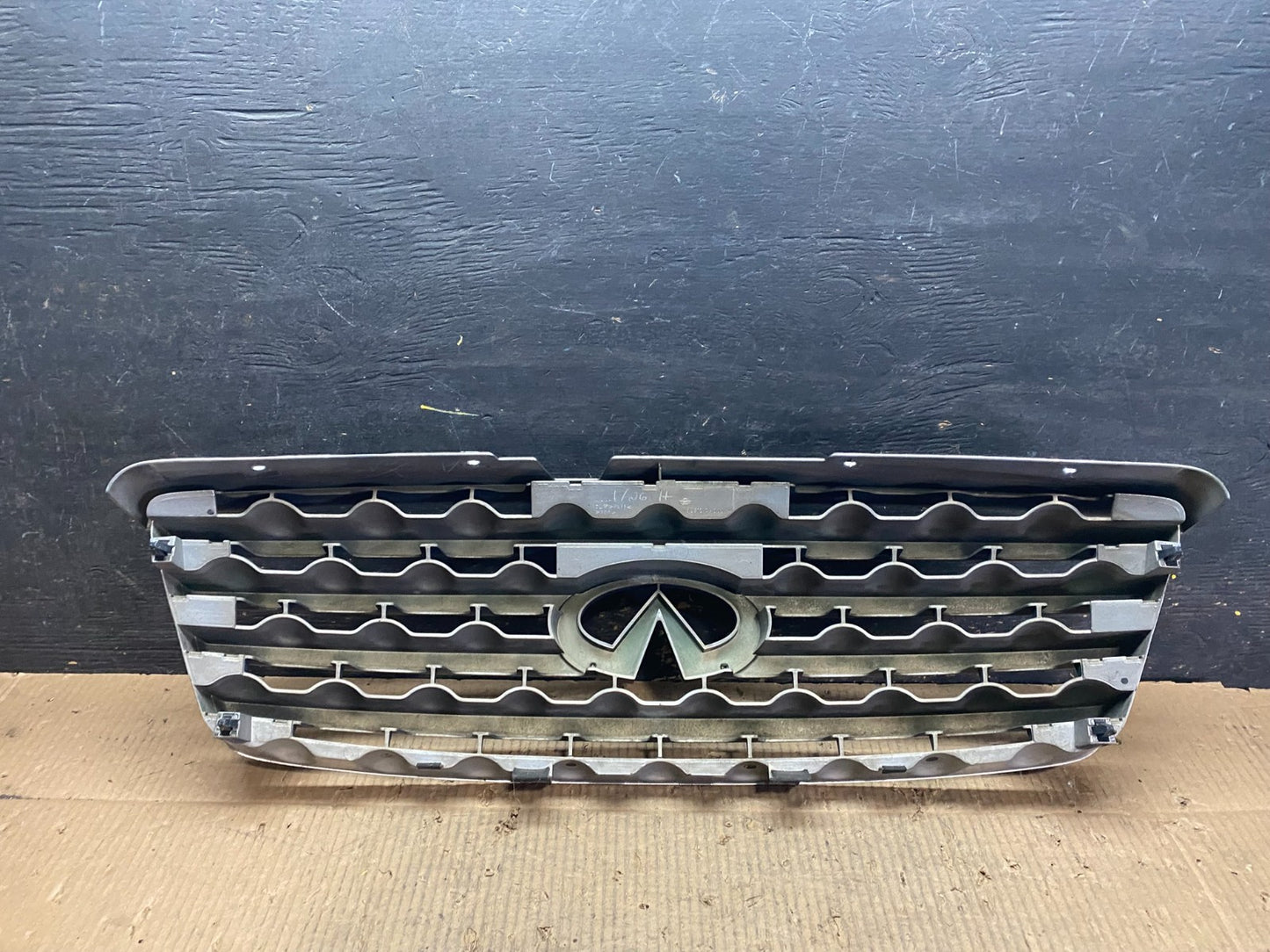 2003 2004 2005 Infiniti FX35 Grill Grille W/ Emblem Oem T9532 DG4