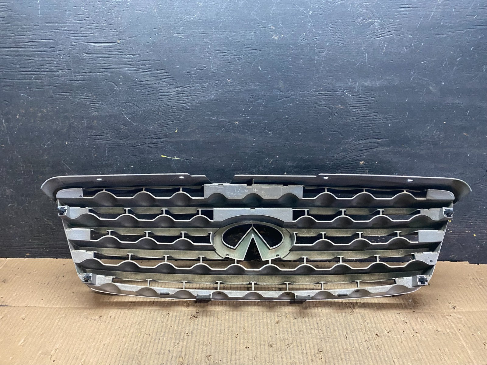2003 2004 2005 Infiniti FX35 Grill Grille W/ Emblem Oem T9532 DG4