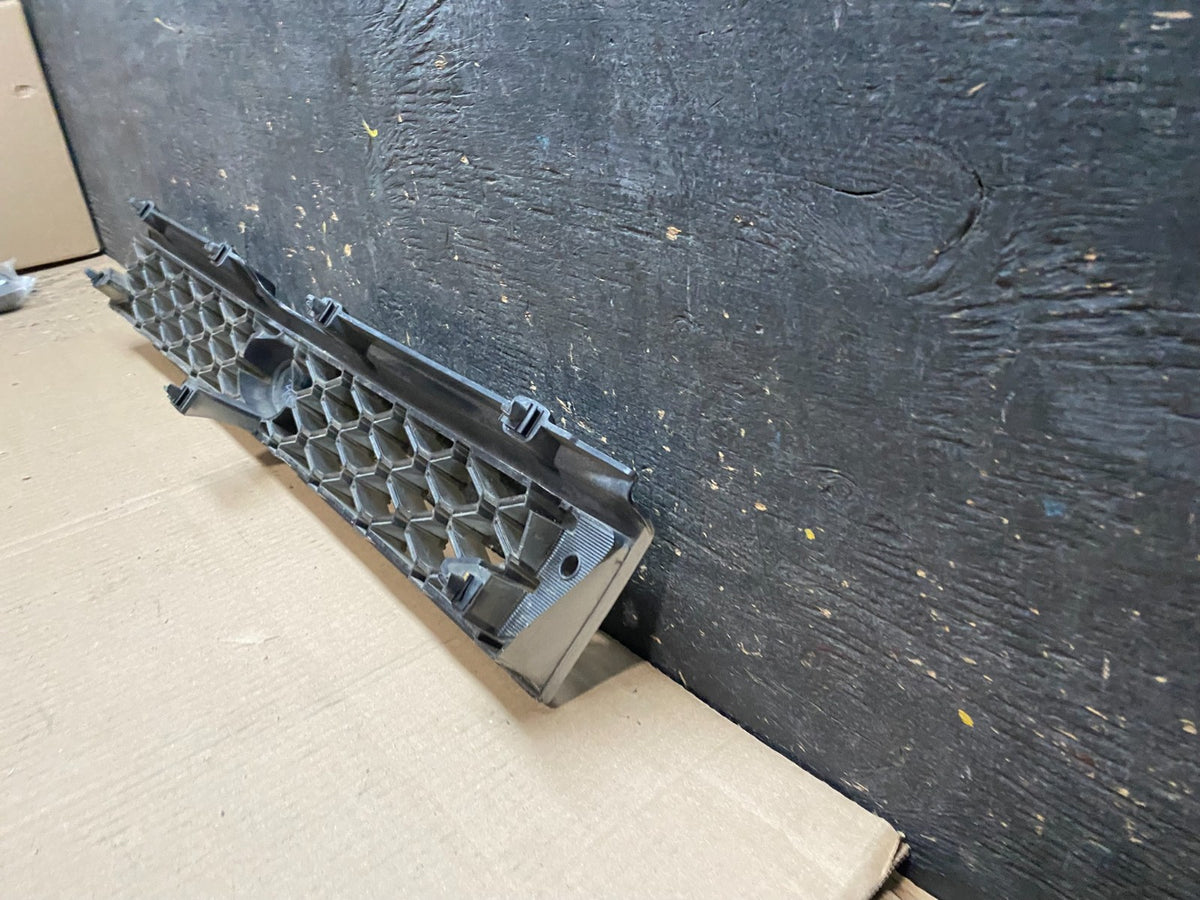 1989 Subaru Legacy Front Grill Grille 91065AA050 X7603 PS9