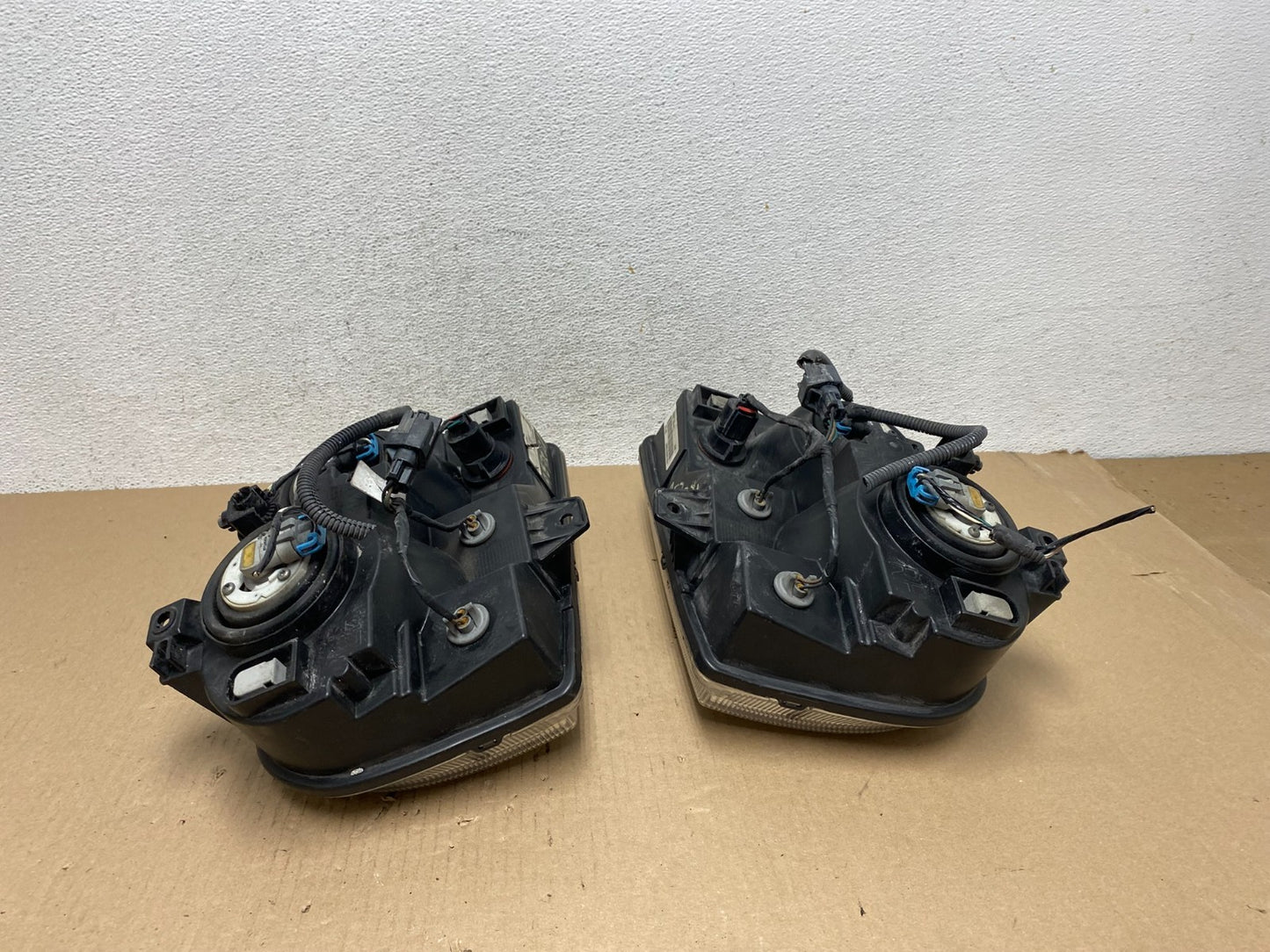 2005 2006 2007 Chrysler 300 Left+Right Halogen Headlights AE7221 DW10