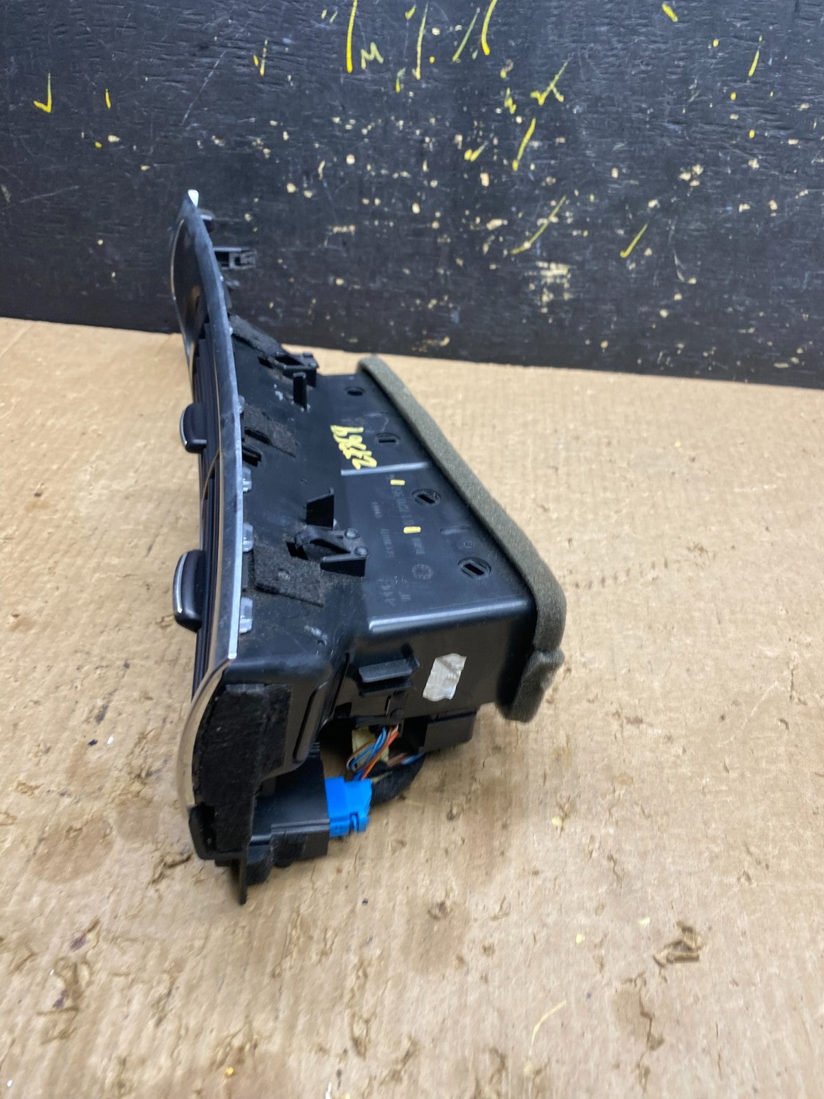 2007- 2011 Audi A6 Center Dashboard Trim Hazard ESP Switch Air Vent OEM z7369 DG2