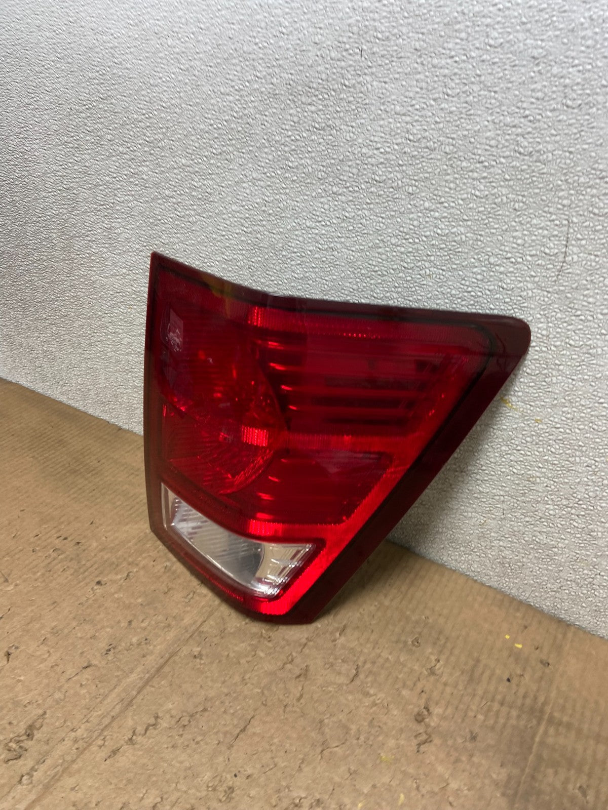 2007 to 2010 Jeep Grand Cherokee Right Passenger Tail Light AA7115 DW1
