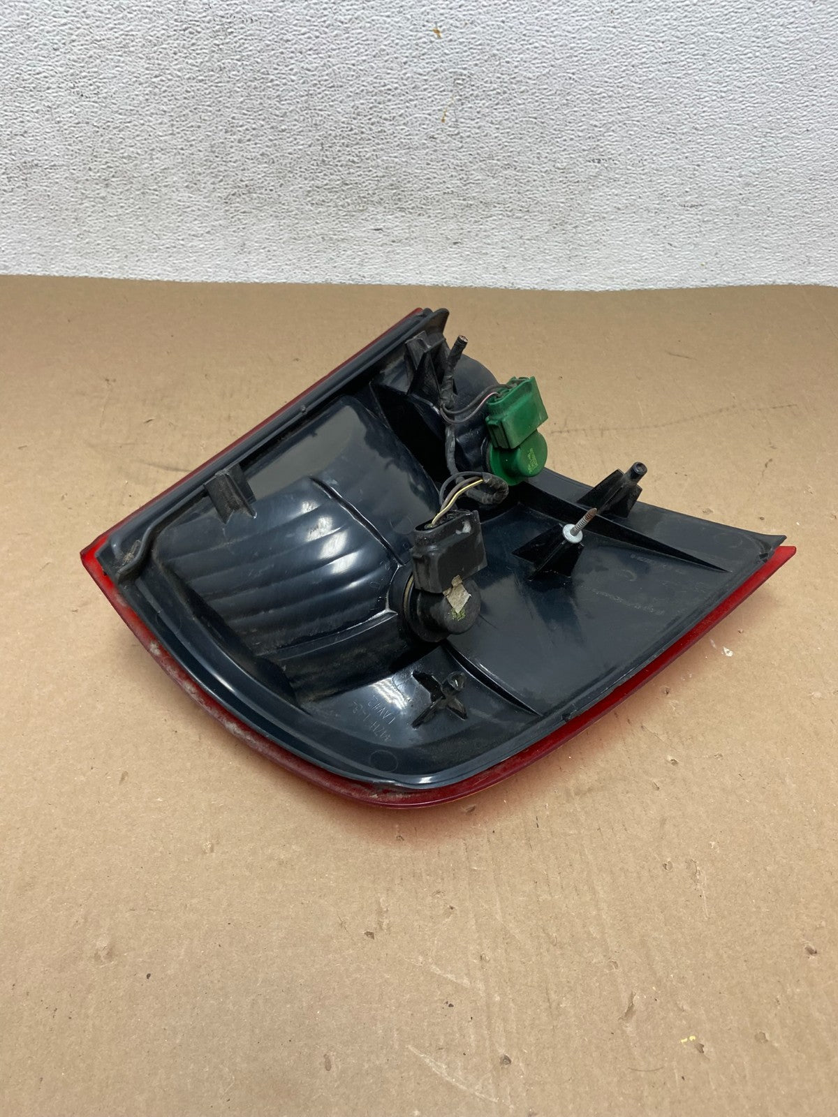 2002 to 2005 Ford Explorer Right Passenger Rh Side Tail light AD6468 DW4