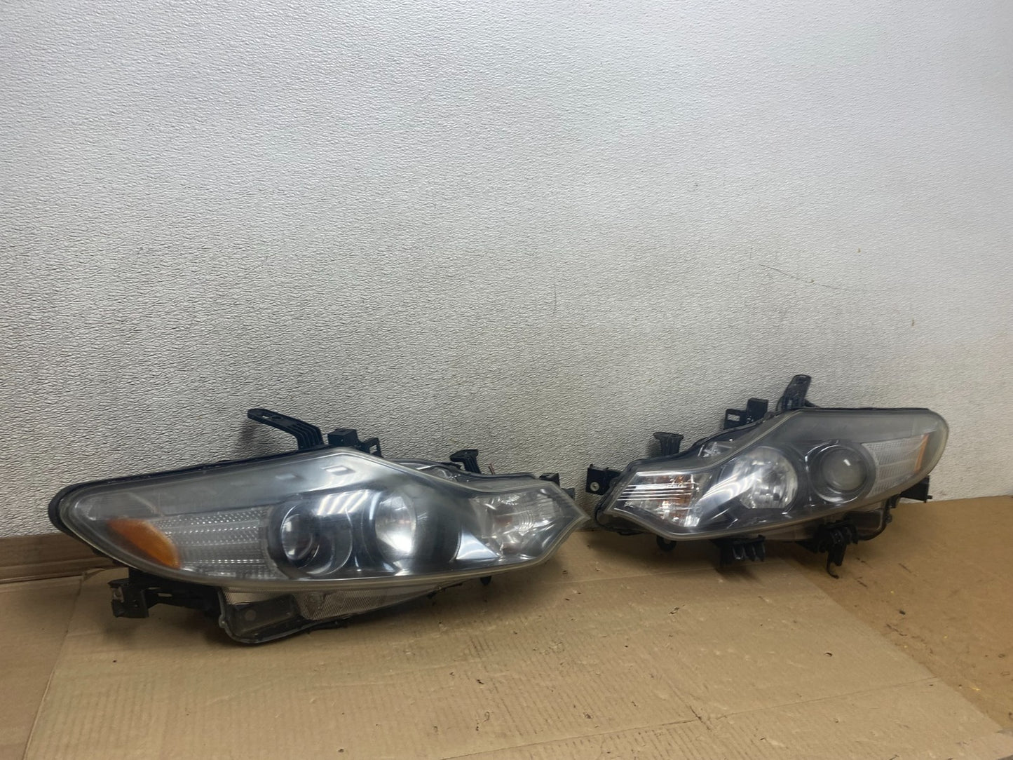 Halogen 2011 2012 2013 2014 Nissan Murano Headlights Left+Right U2882 DW2