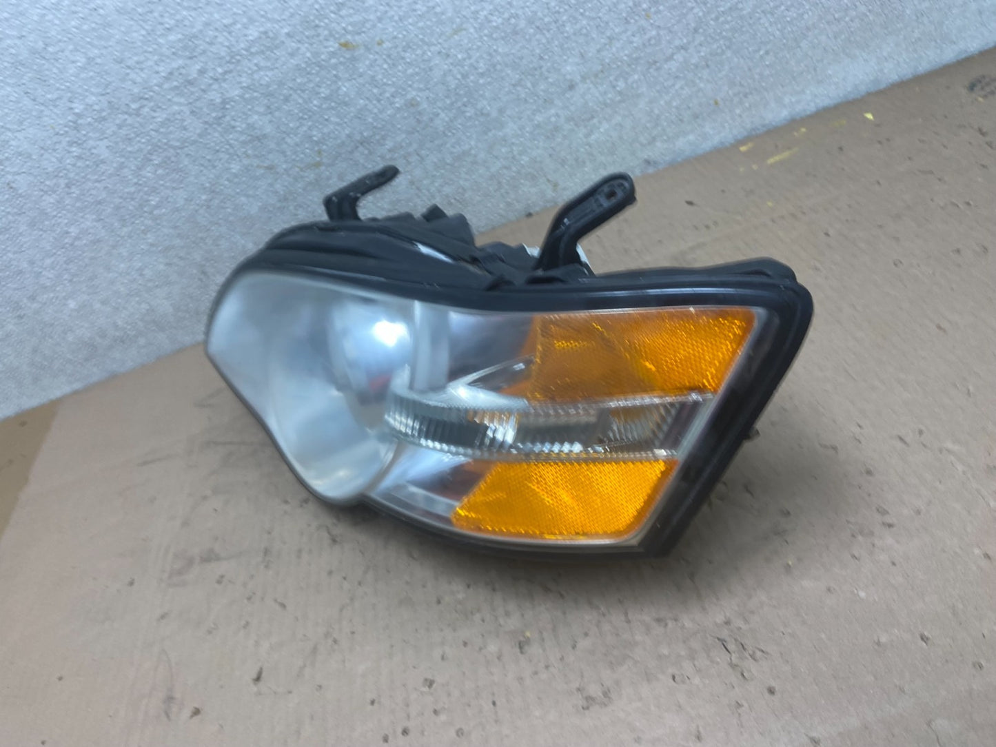 2006 to 2007 Subaru Legacy Left Driver LH Side Headlight Oem AA1008 DW1