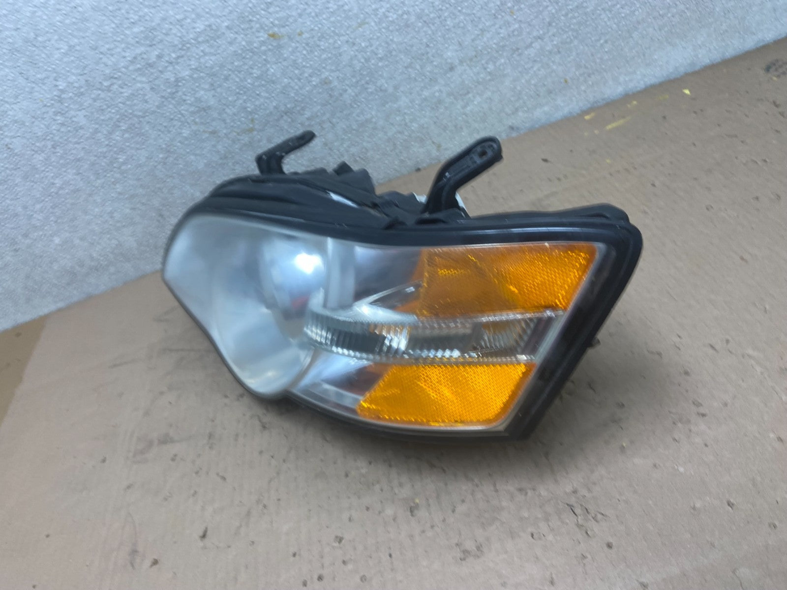 2006 to 2007 Subaru Legacy Left Driver LH Side Headlight Oem AA1008 DW1