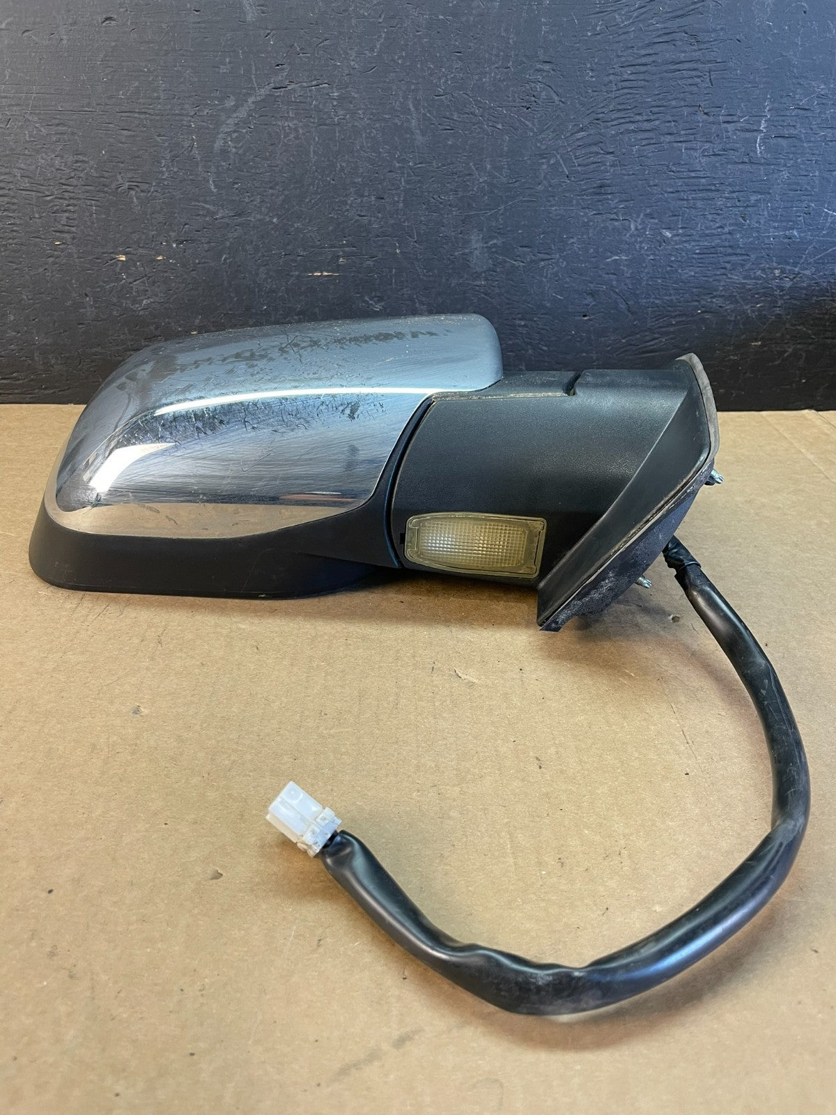 2004 to 2015 Nissan Armada Right Passenger Turn Signal Door Mirror AC9994 DG3