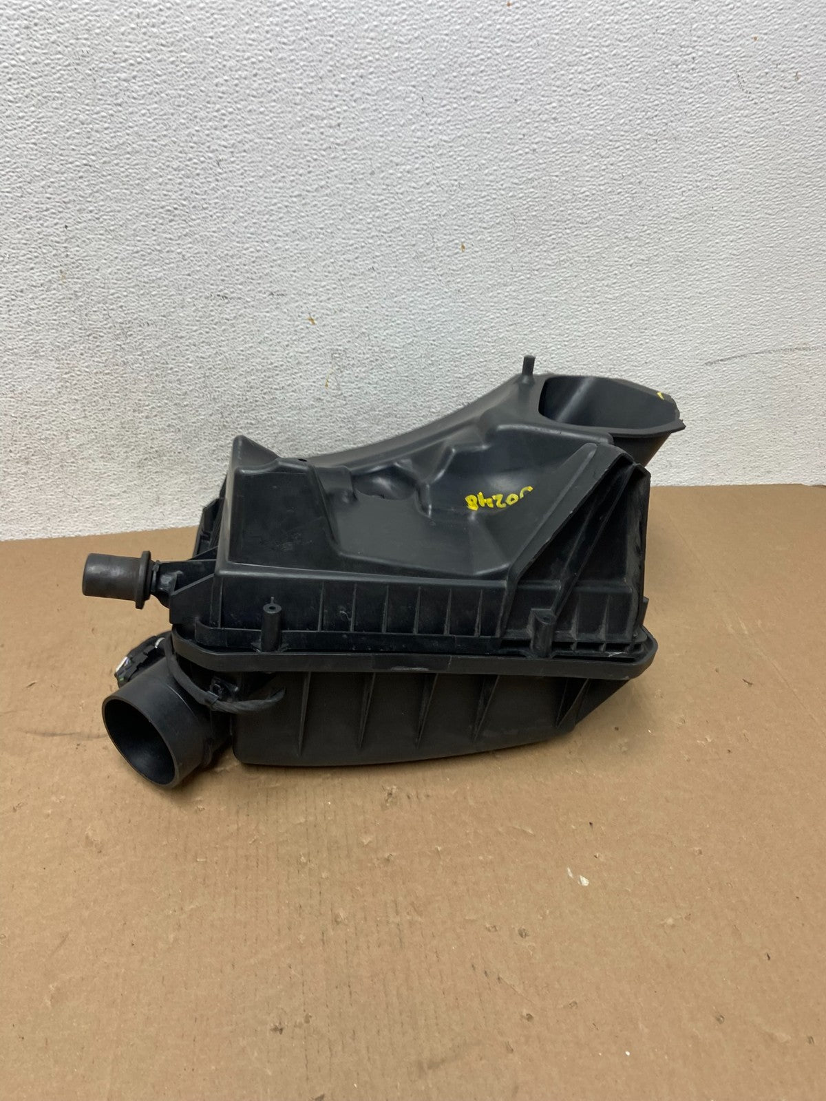 2009 to 2011 Nissan Murano Air Clenaer Filter Box AD6459 DG5