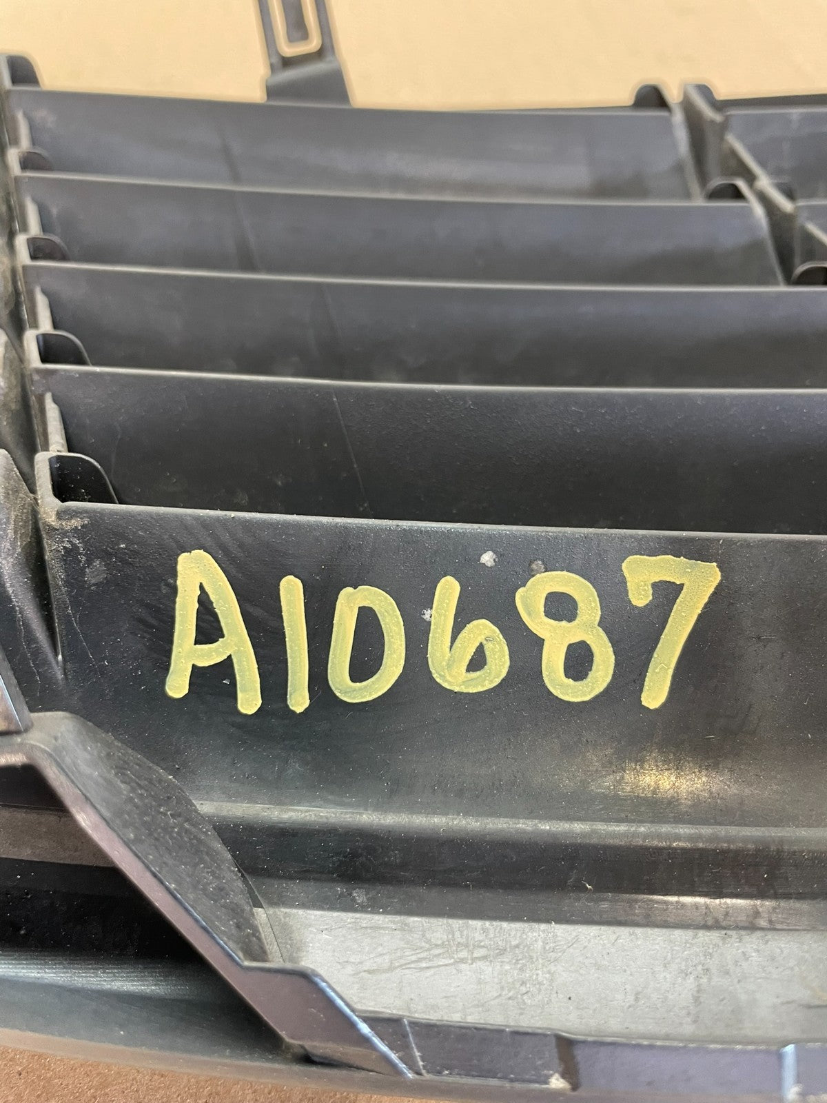 2010 to 2013 Infiniti G37 Front Upper Grill Grille AI0687 DW5