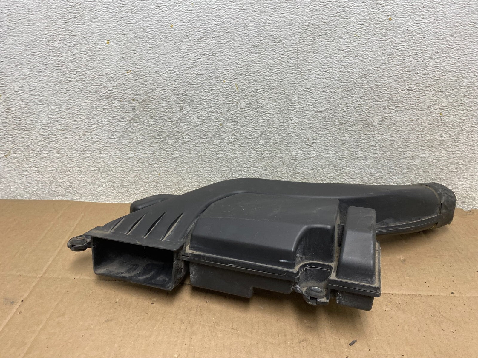 2007 to 2011 Nissan Altima 2.5L HYBRID Air Duct Tube Resonator OEM G67580