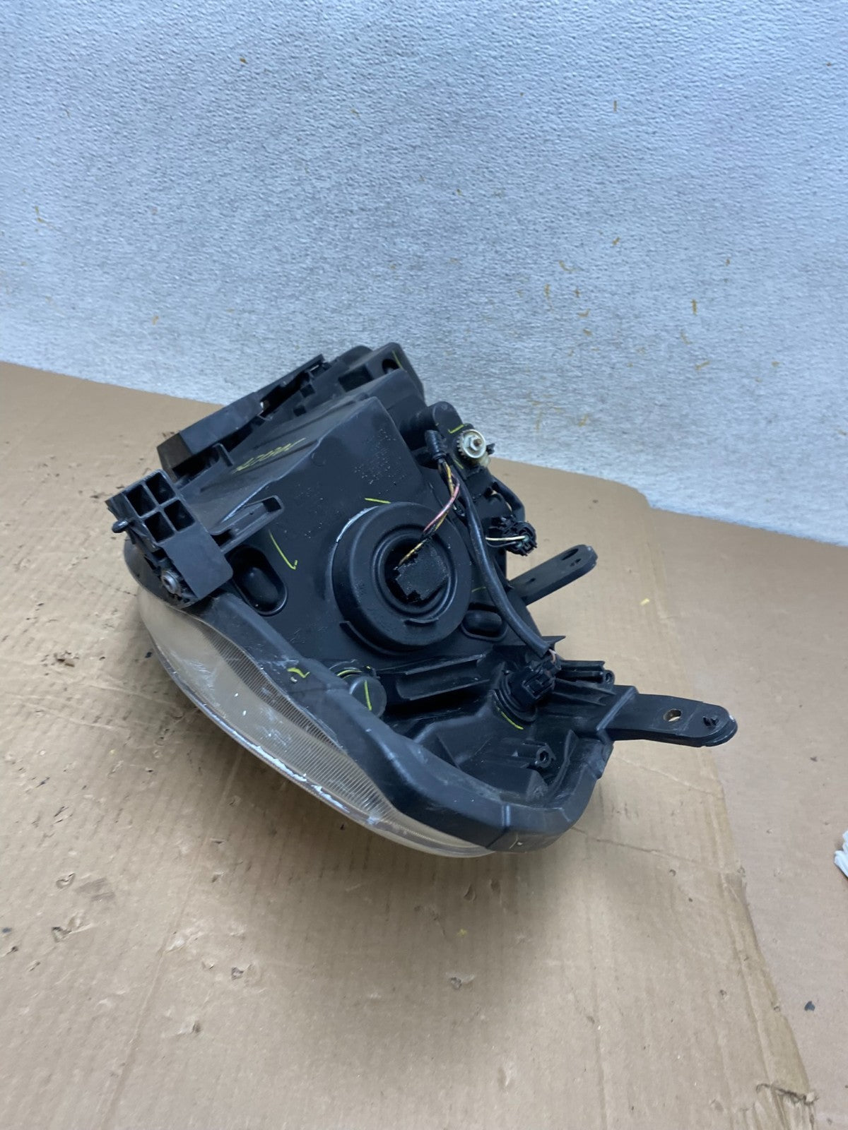 2008 to 2012 Nissan Versa Headlight Right Passenger Rh Side AI1306 DW6