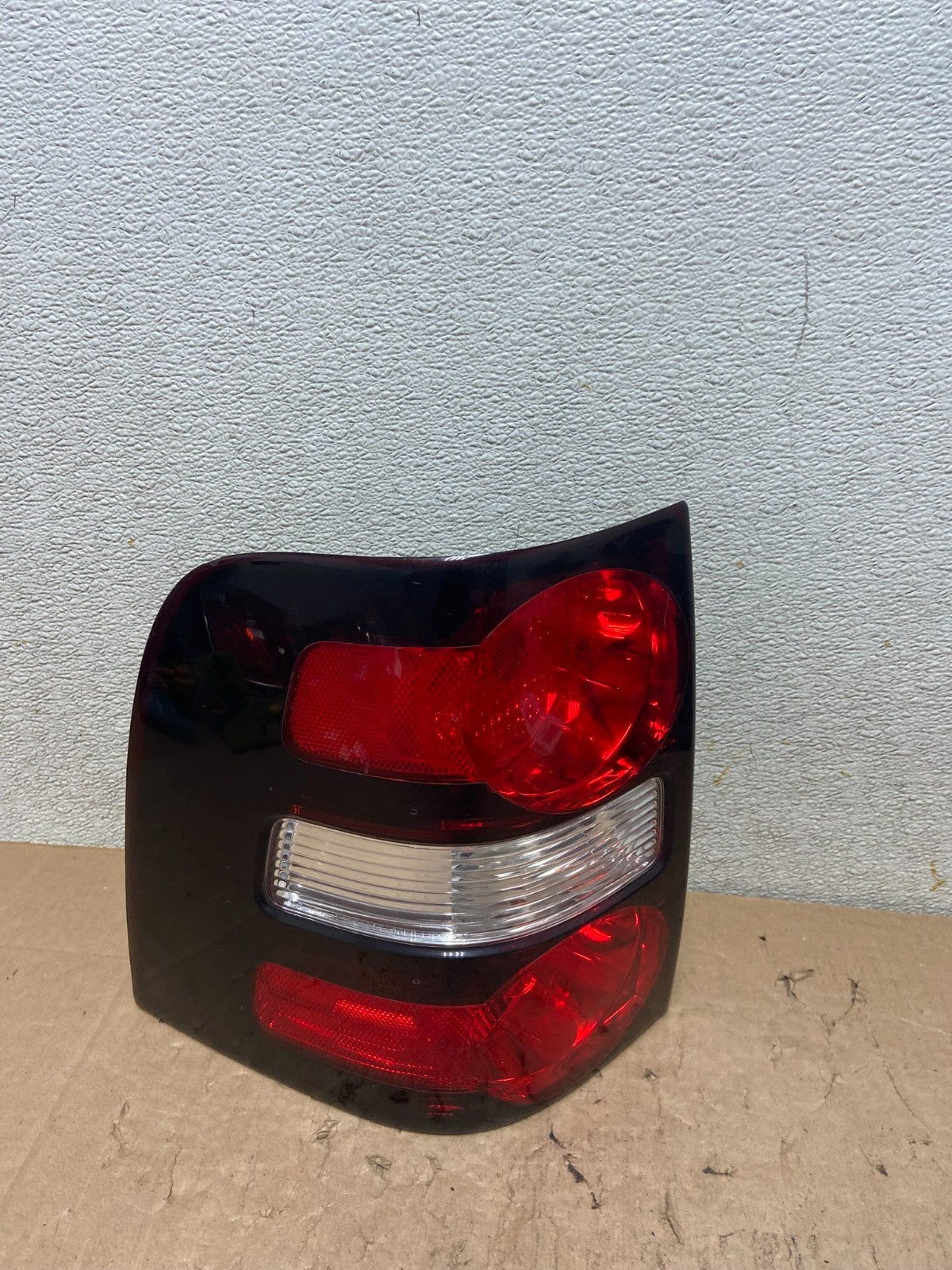2006 to 2010 Ford Explorer Left Driver Lh Side Tail light R3248 DW0