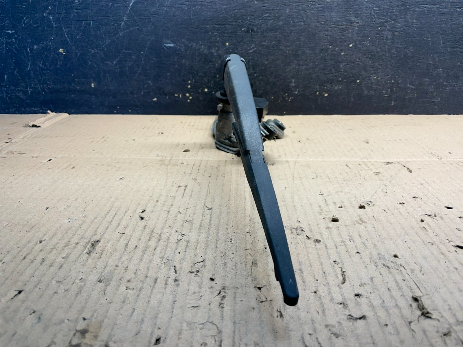 2012 to 2017 Toyota Prius V Rear Wiper Windshield Motor v1887 DG2