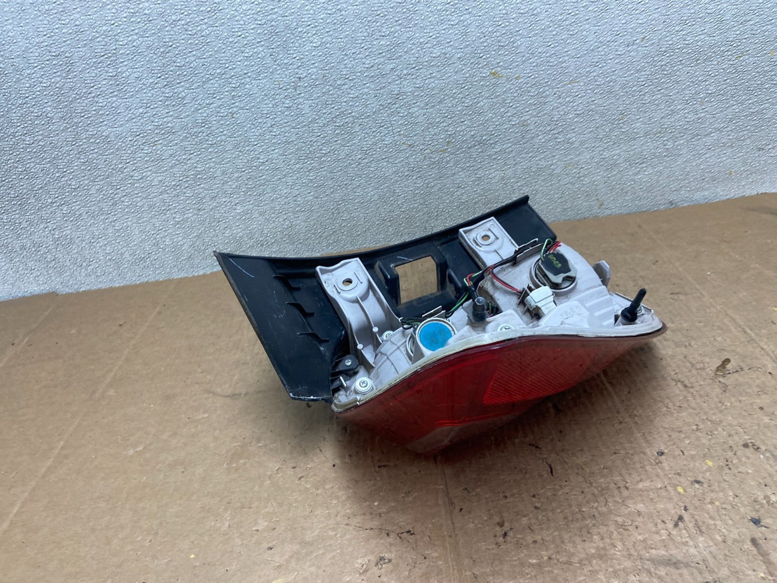 2016 to 2017 Chevrolet Equinox Right Passenger RH Side Tail Light OEM AA3820 DW6