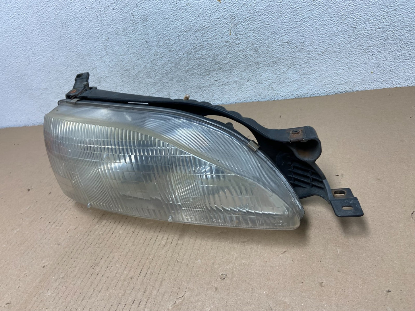 1995 to 1996 Toyota Camry Right Passenger RH Side Headlight AF3084 DW1