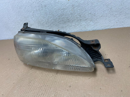 1995 to 1996 Toyota Camry Right Passenger RH Side Headlight AF3084 DW1