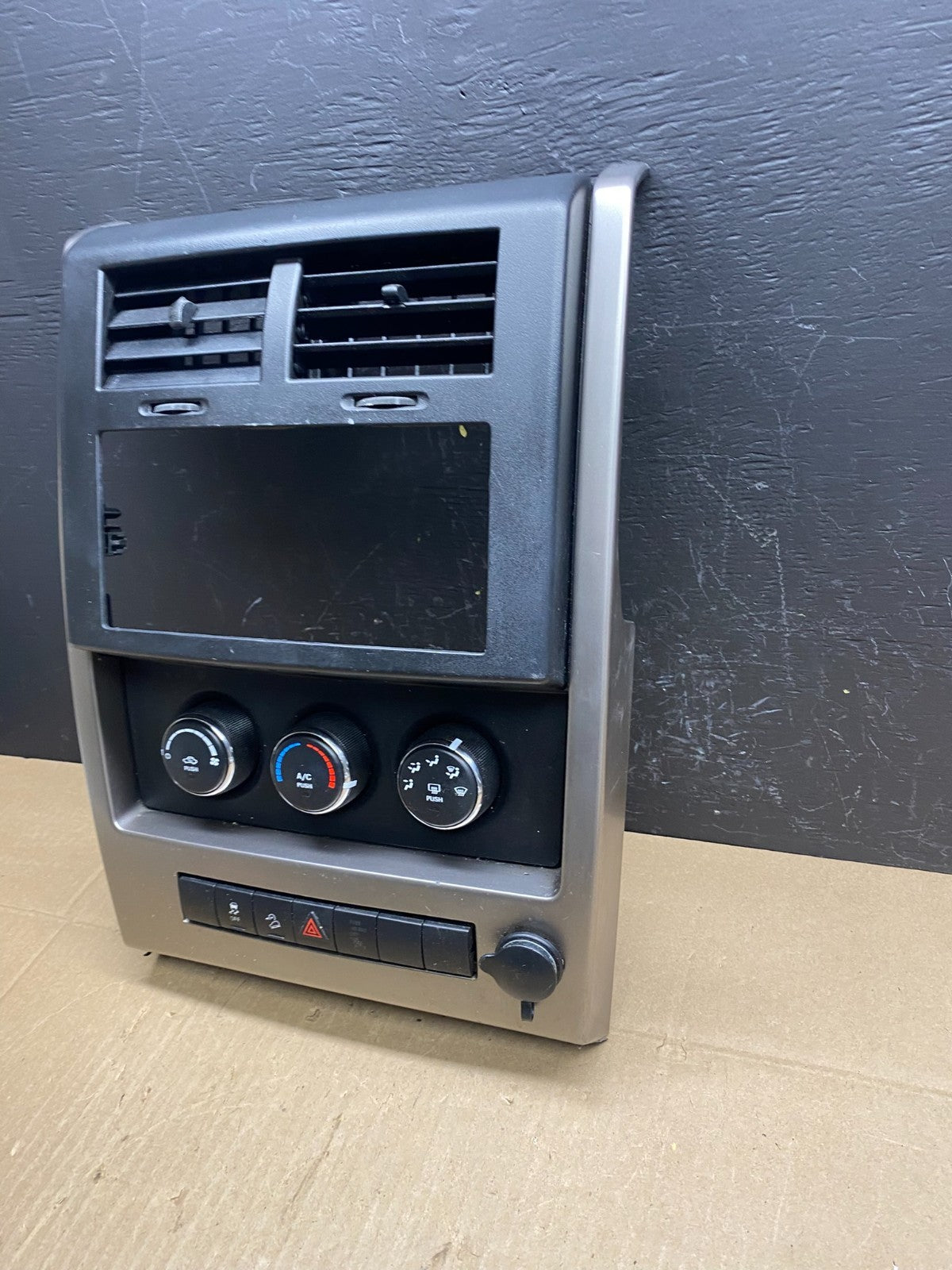 2008 to 2012 Jeep Liberty Dash Climate Temperature Control Radio Bezel AB9490 DG1