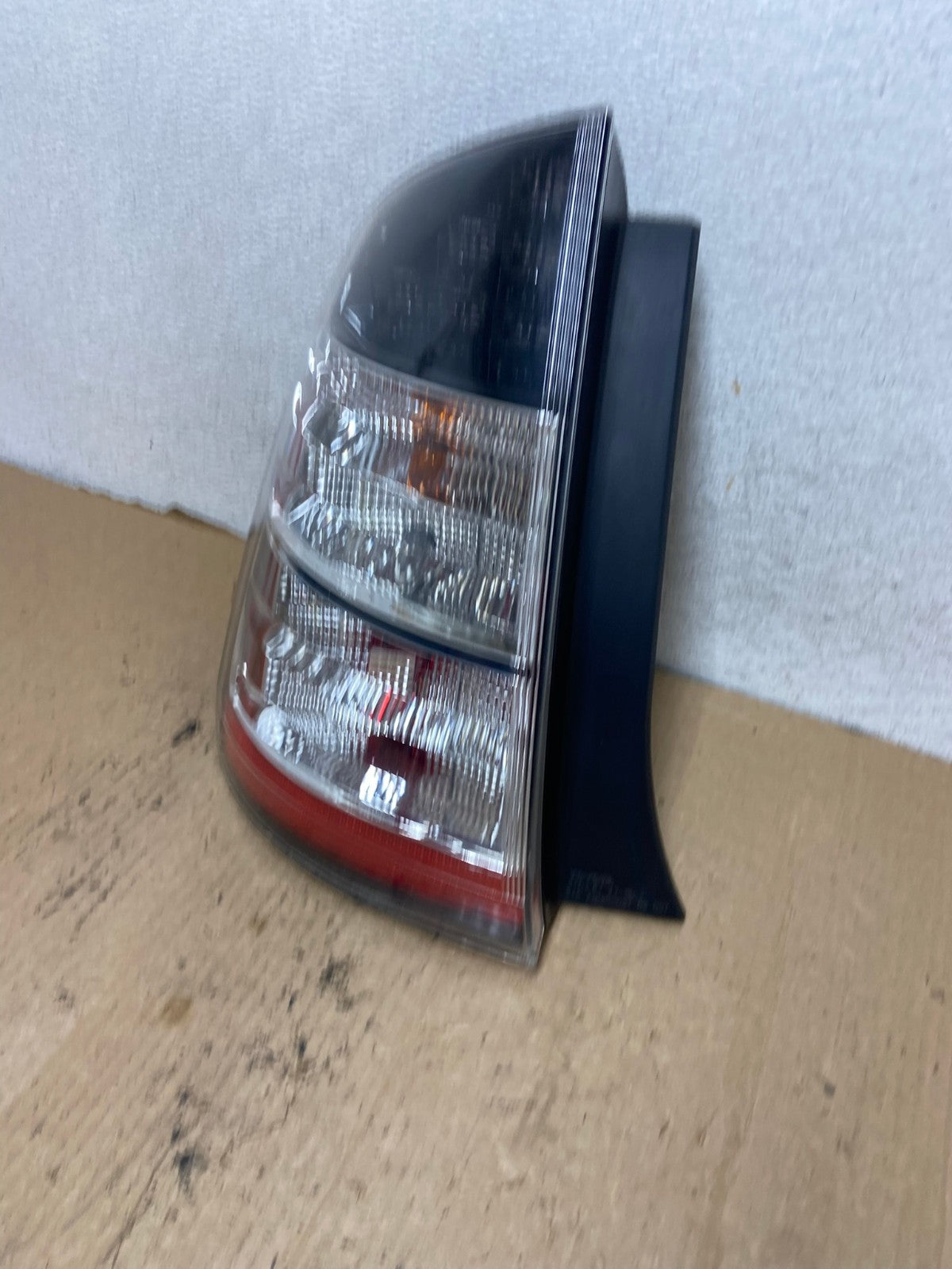 2004 2005 Toyota Prius Tail Light Left Driver Lh Side AG2432 LK1