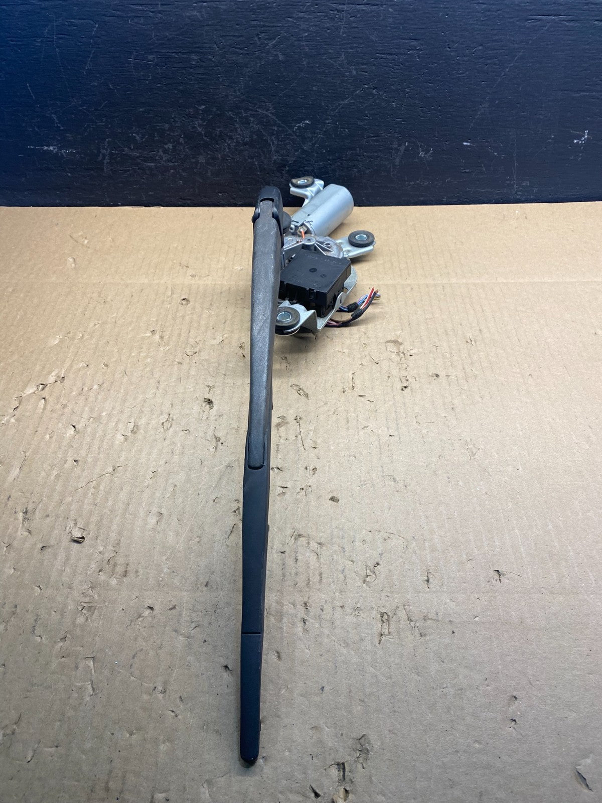 2004 to 2010 BMW X3 E83 Rear Windshield Wiper Motor OEM ac2653 DG2