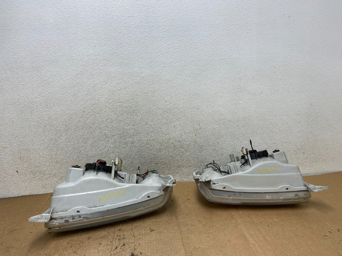 1999-2005 Suzuki Grand Vitara Left+Right Side Set Halogen Headlights AI9387 LK8