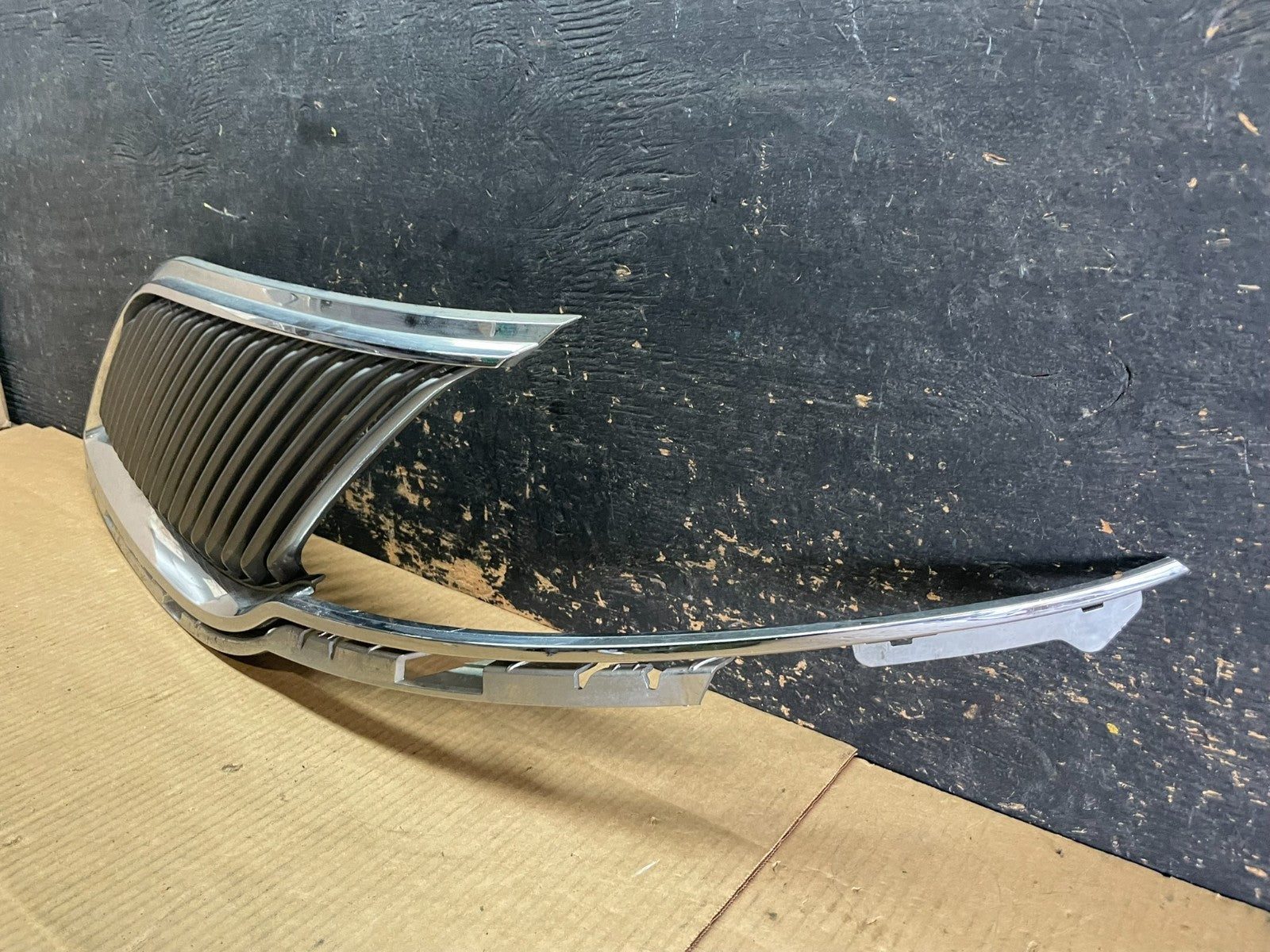 2013 to 2016 Lincoln MKT Left Driver LH Side Front Grill Grille OEM aa9201 DG2