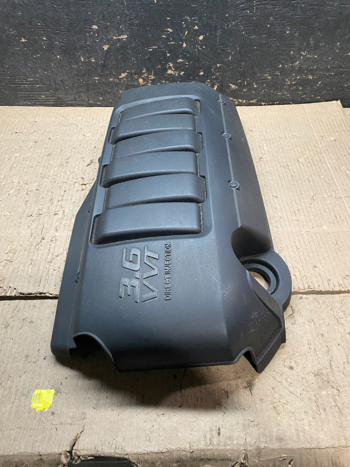 2007 to 2008 GMC Acadia 3.6L VVT Engine Cover Shield OEM x8179 DG3