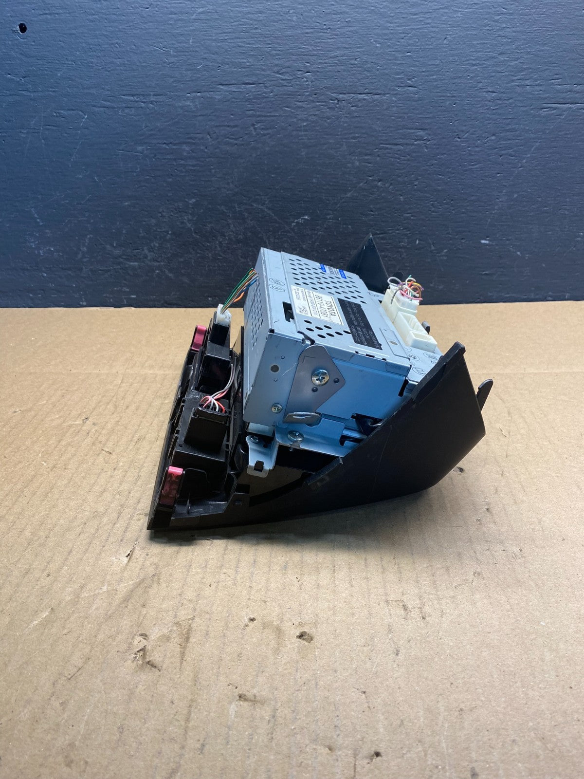 2004 to 2005 Toyota Prius Radio Stereo Receiver Screen Display OEM AC2474 DG3