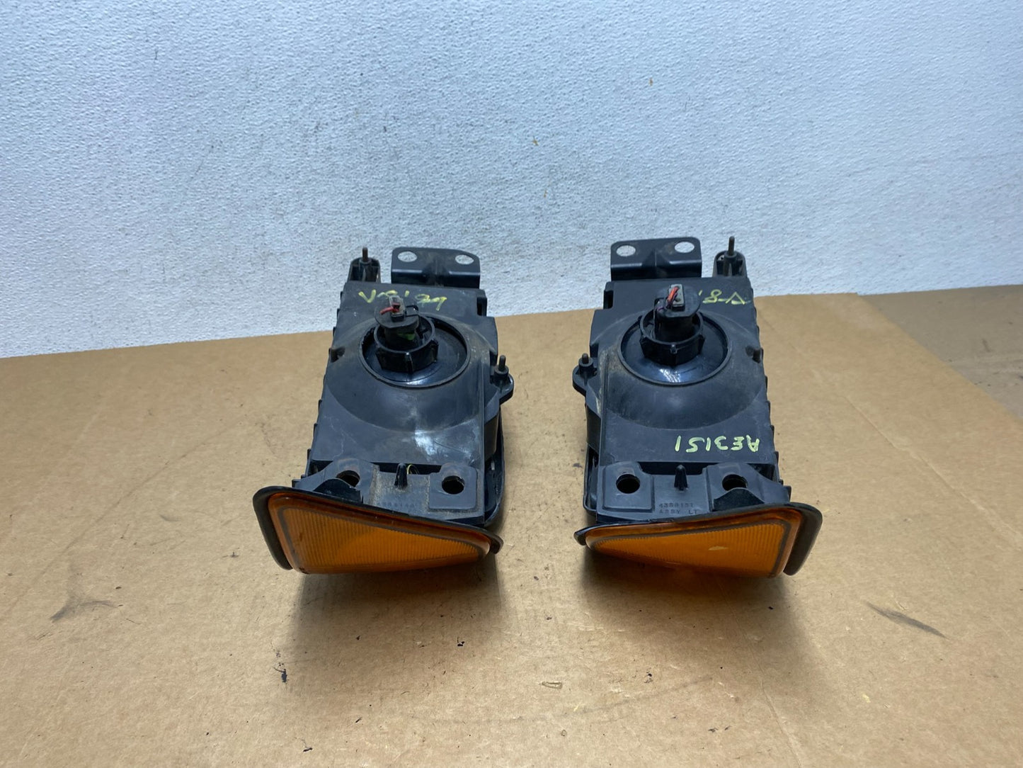 1989 to 1995 Plymouth Acclaim Left+Right Side Headlights AE3151 DW10