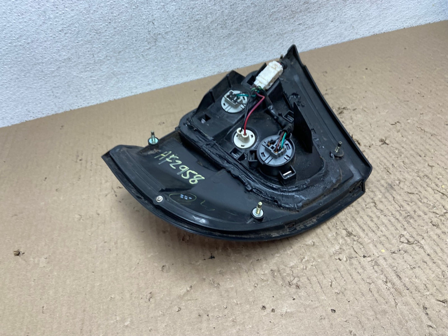 2000 to 2001 Nissan Altima Left Driver LH Side Tail Light AF2958 LK4