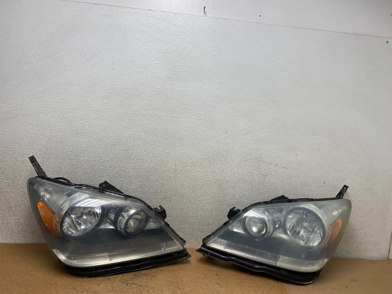 2005 2006 2007 Honda Odyssey Left+Right Set Halogen Headlights S6966 DW0