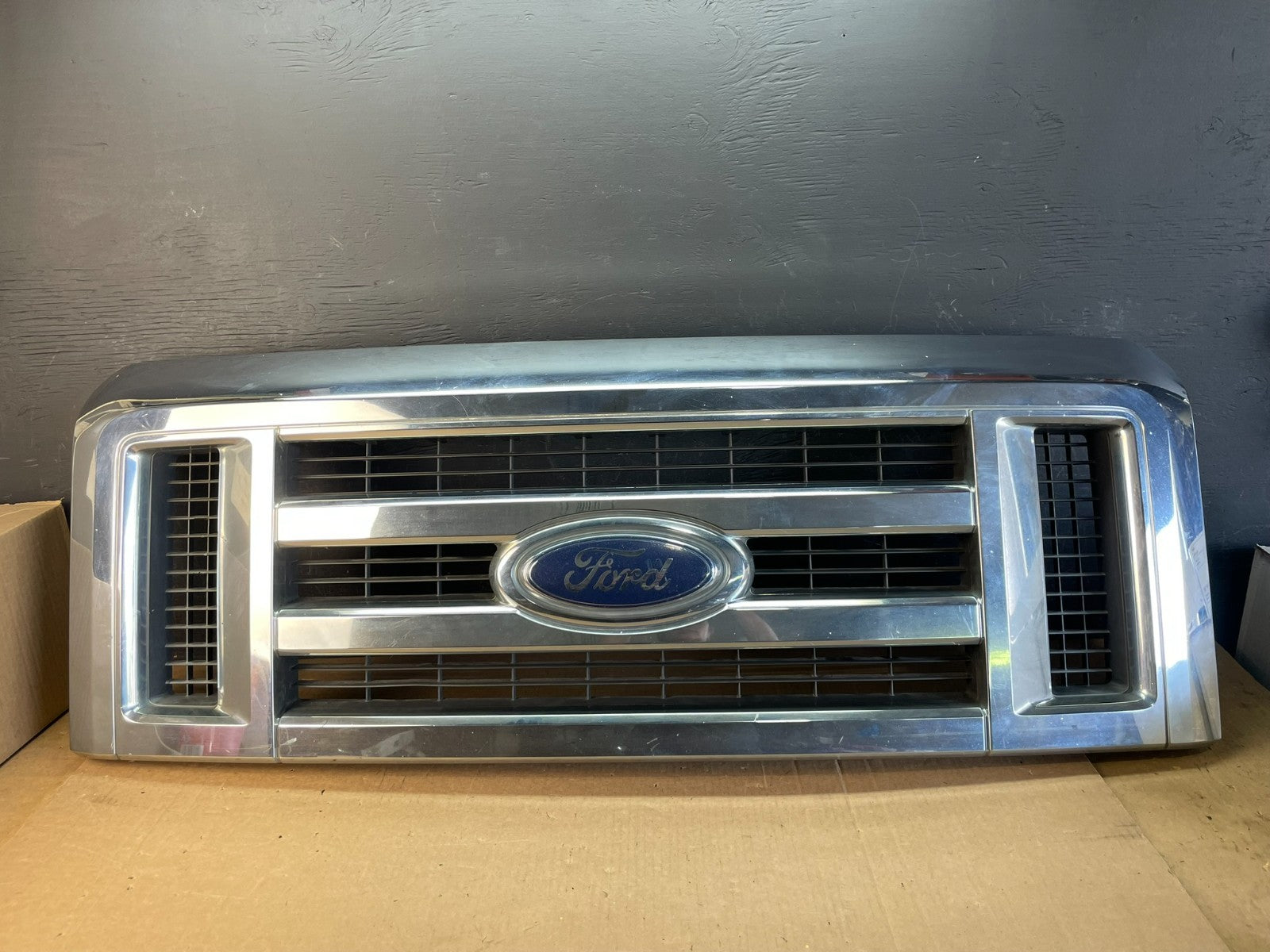2008 to 2014 Ford Econoline E150 E250 Front Upper Chrome Grill Grille AD0254 DG0