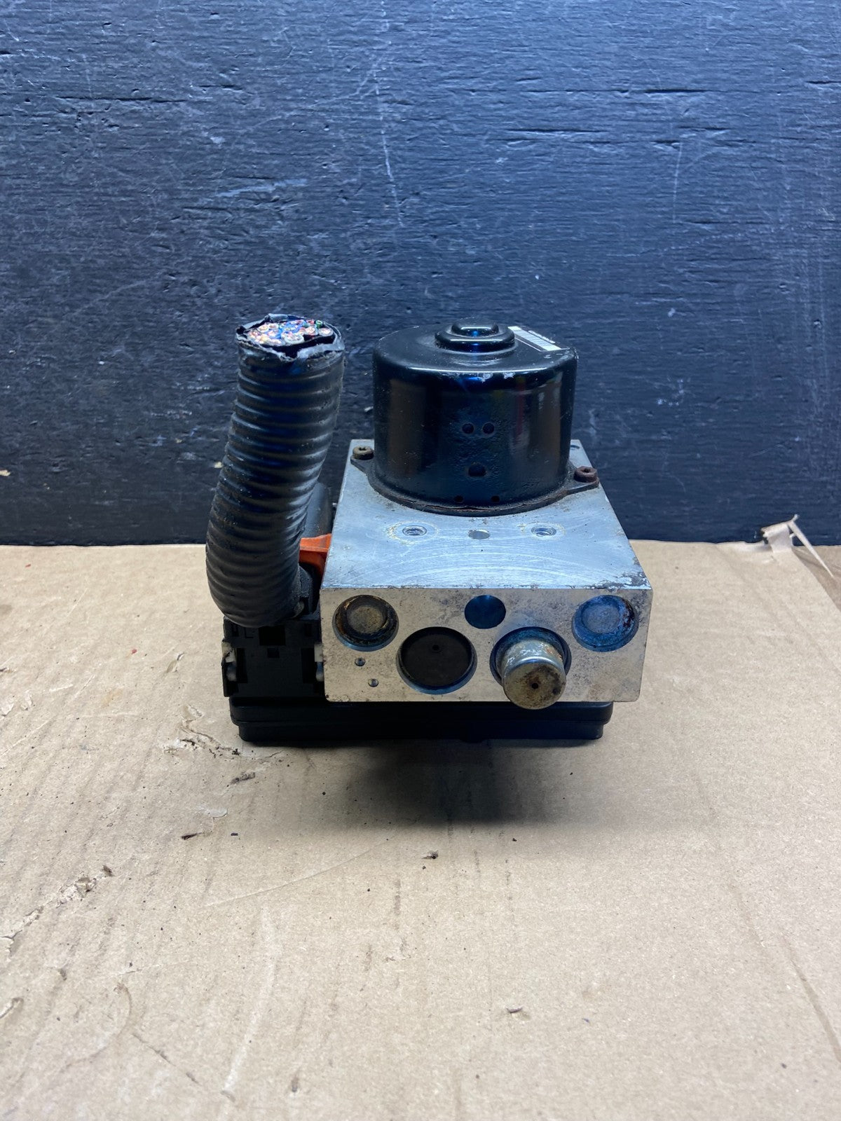 2003-2004 Toyota Sequoia ABS Brake Pump Anti Lock Module AF9422 DG2