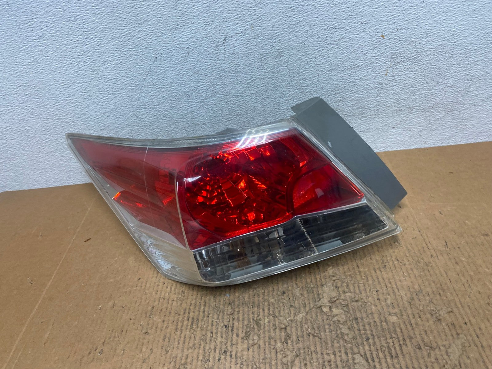 2008 to 2012 Honda Accord Sedan Tail light Left Driver LH Side AE2866 LK0